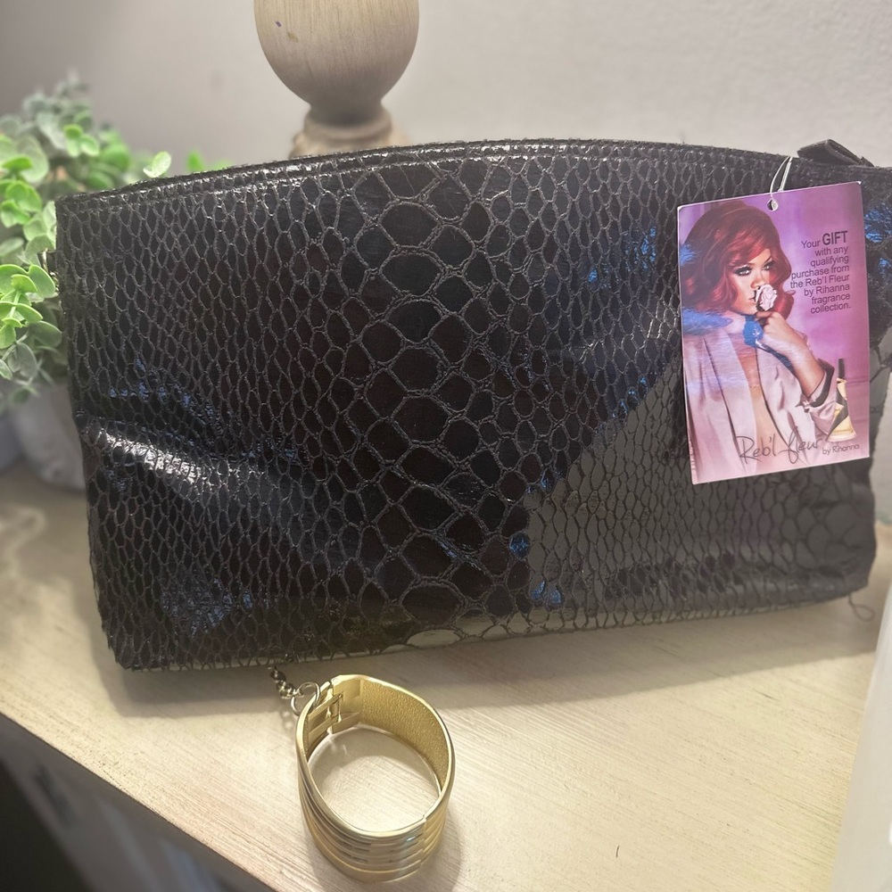 Rihanna Clutch with Gold Wristlet New with tags. - Picture 1 of 6